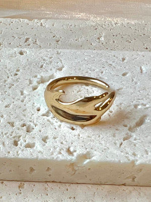 Irregular Wave Minimalist Ring Irregular Wave Minimalist Ring
